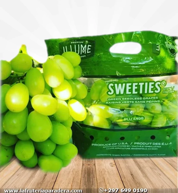 Uvas verdes mesa detal